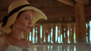  Angelina Jolie ha sigut acusada de crueltat infantil durant el càsting de la seva nova pel·lícula.