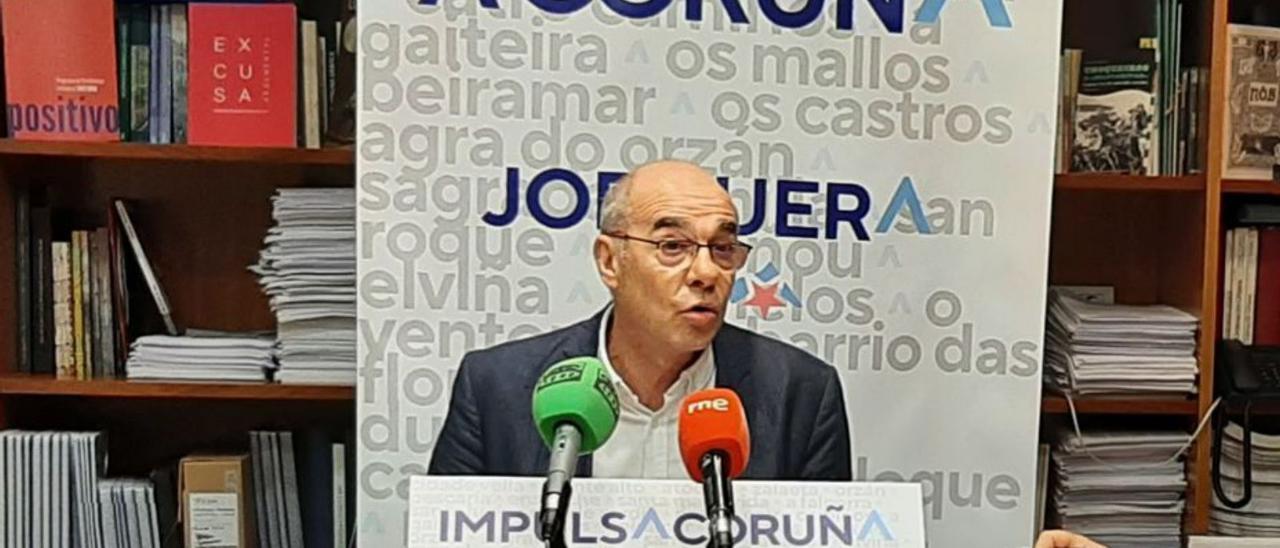 Jorquera, en la oficina del BNG en el ayuntamiento. |   // LA OPINIÓN