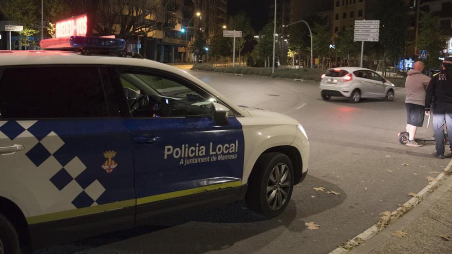 Control policial a Manresa la primera nit del toc de queda |