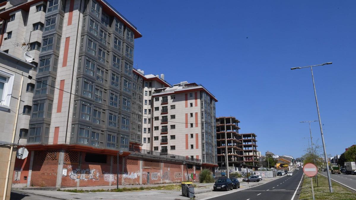 Edificios en avenida Finisterre