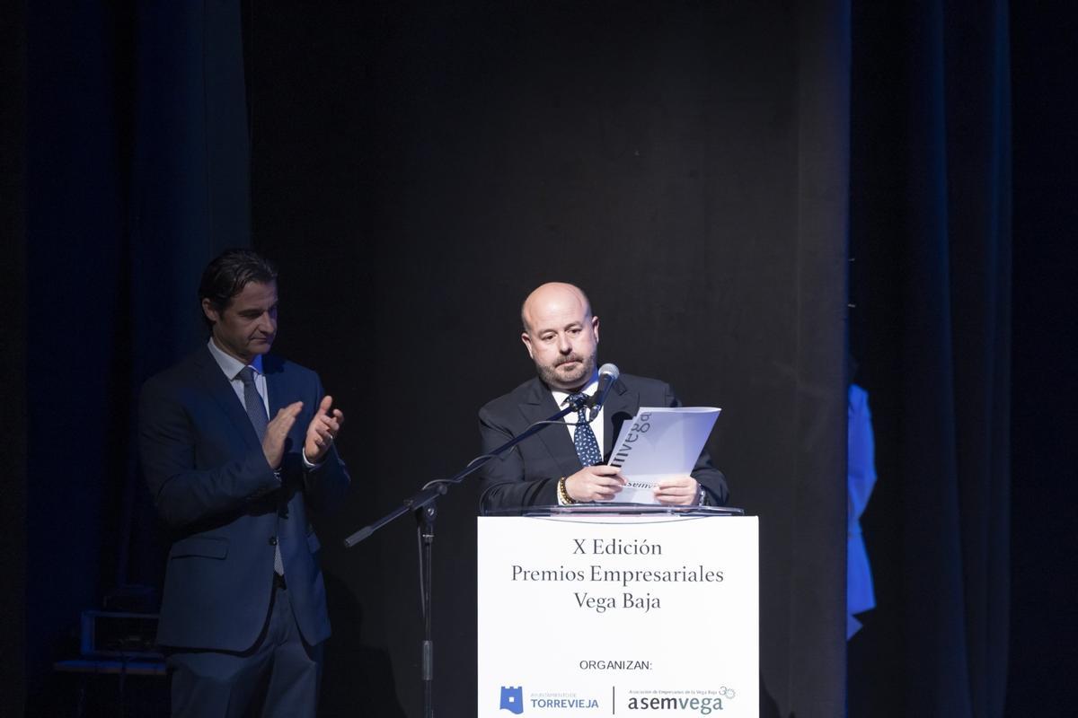 Así fue la entrega de premios empresariales de la Vega Baja Asemvega en Torrevieja, en imágenes