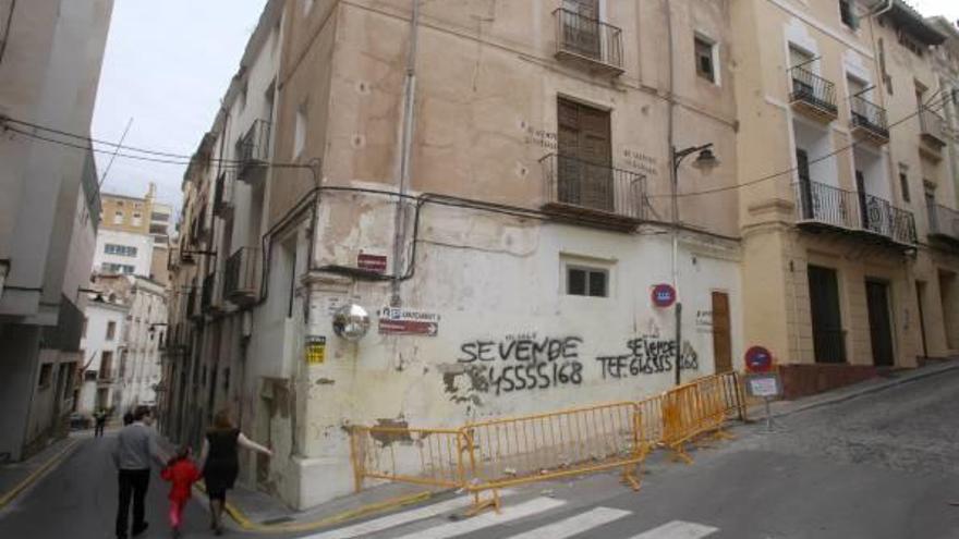 La calle Tomàs Valls de Ontinyent que será reurbanizada por el consistorio.