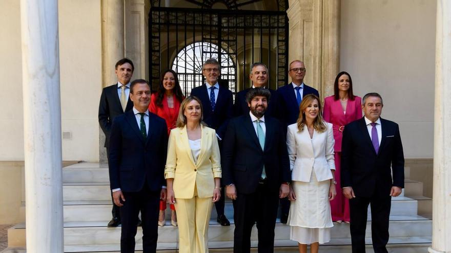 Miras insta a sus consejeros a “servir” a la Región en la toma de posesión en San Esteban: “Vamos a pisar el acelerador, comienza una nueva etapa con más ambición y más trabajo”