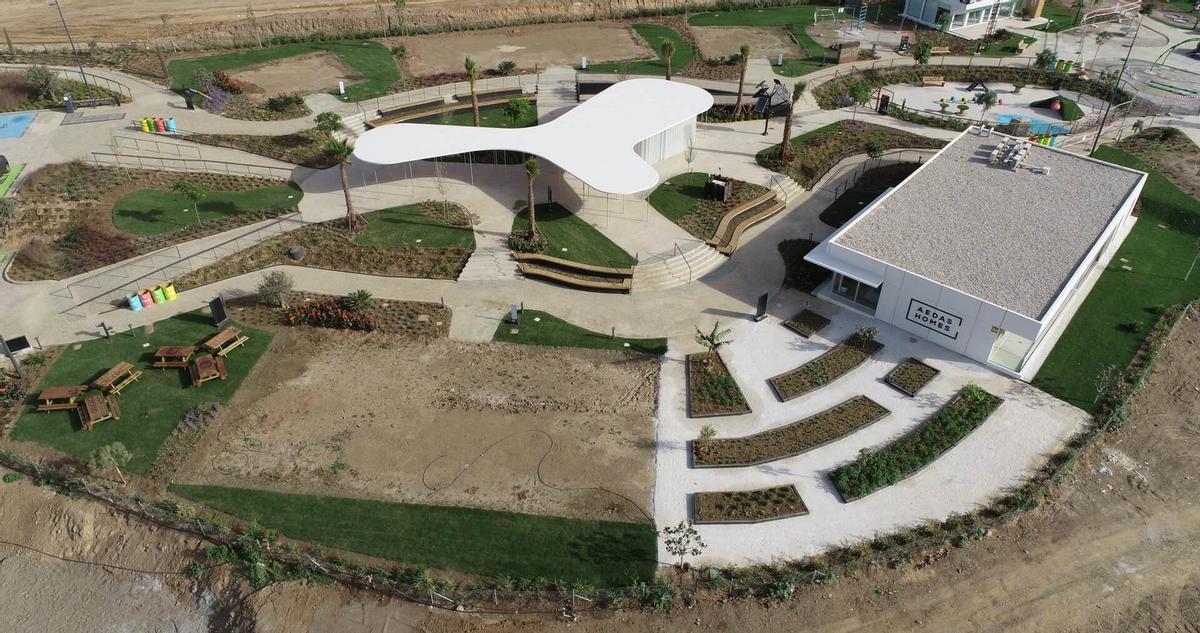 Imagen aérea del 'show office' de AEDAS Homes en el 'barrio piloto' de Ditrito Zeta, en Málaga.