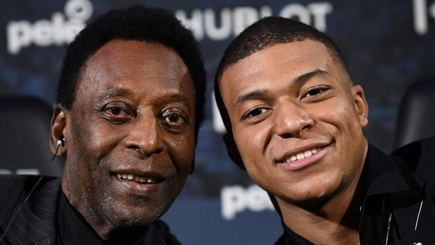 Pelé, hospitalizado tras un encuentro con Mbappé