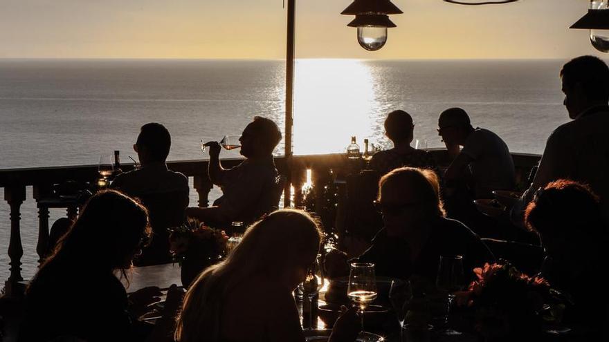 Auf der Terrasse des Béns d&#039;Avall.