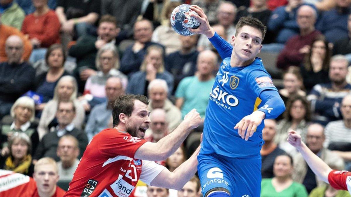 Domen Makuc, en la Champions frente al Aalborg