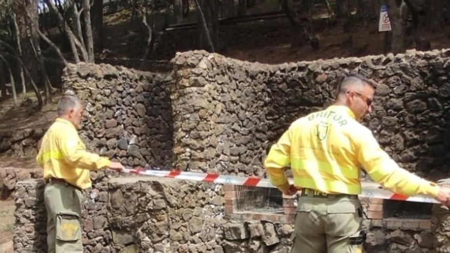 Canarias rebaja el nivel de riesgo por incendios: de alerta a prealerta en las islas occidentales y Gran Canaria