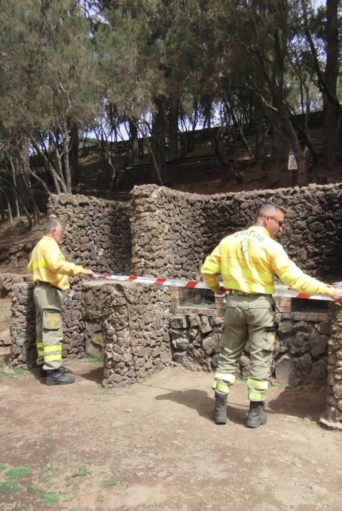 La Brifor precinta las zonas recreativas de Tenerife ante el riesgo de incendios.