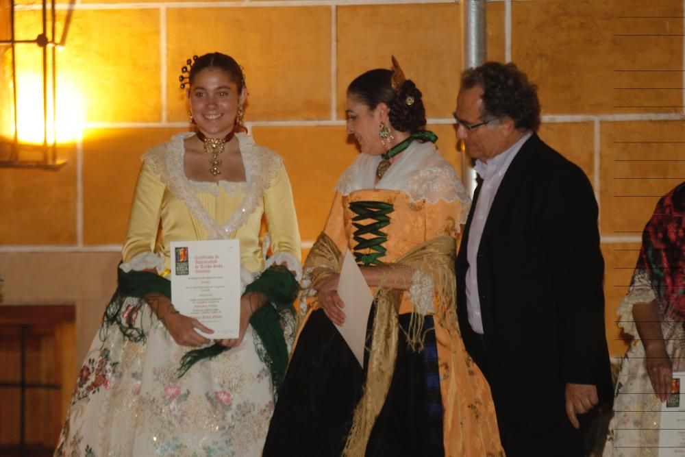 Entrega de los certificados de tejido de seda valenciana