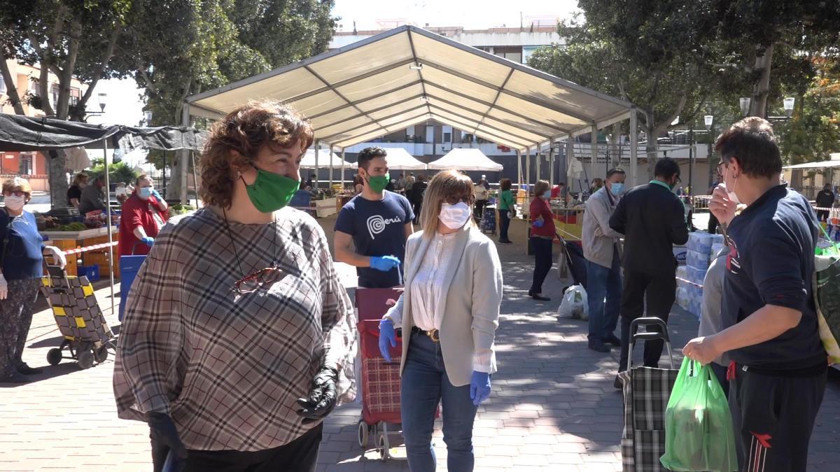 El mercadillo de Bigastro recibe una gran afluencia de clientes en su reapertura