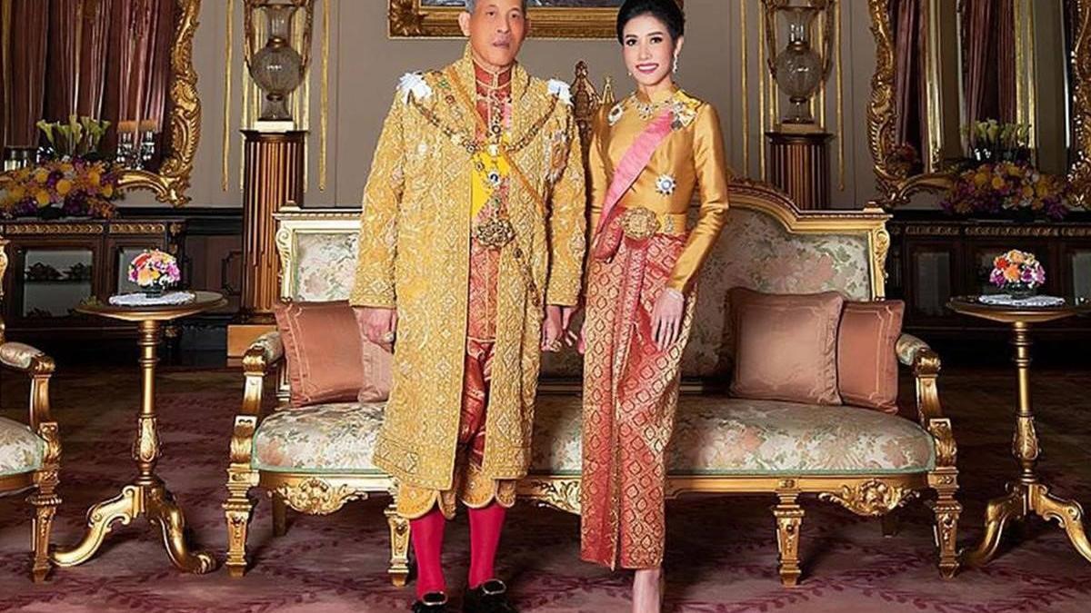 zentauroepp54759394 el rey maha vajiralongkorn  rama x de tailandia  con su conc200903184137