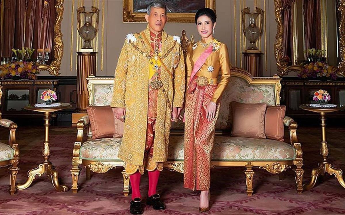 zentauroepp54759394 el rey maha vajiralongkorn  rama x de tailandia  con su conc200903184137