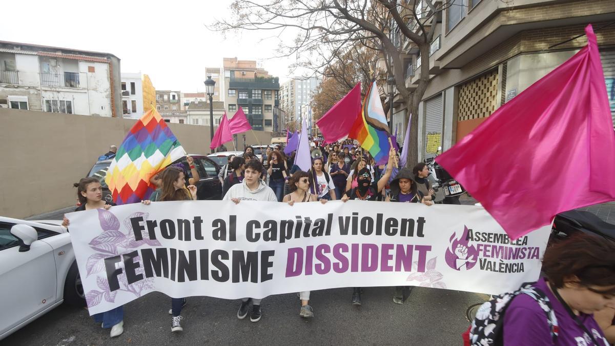 Manifestación por el 8M de la Assemblea Feminista de València