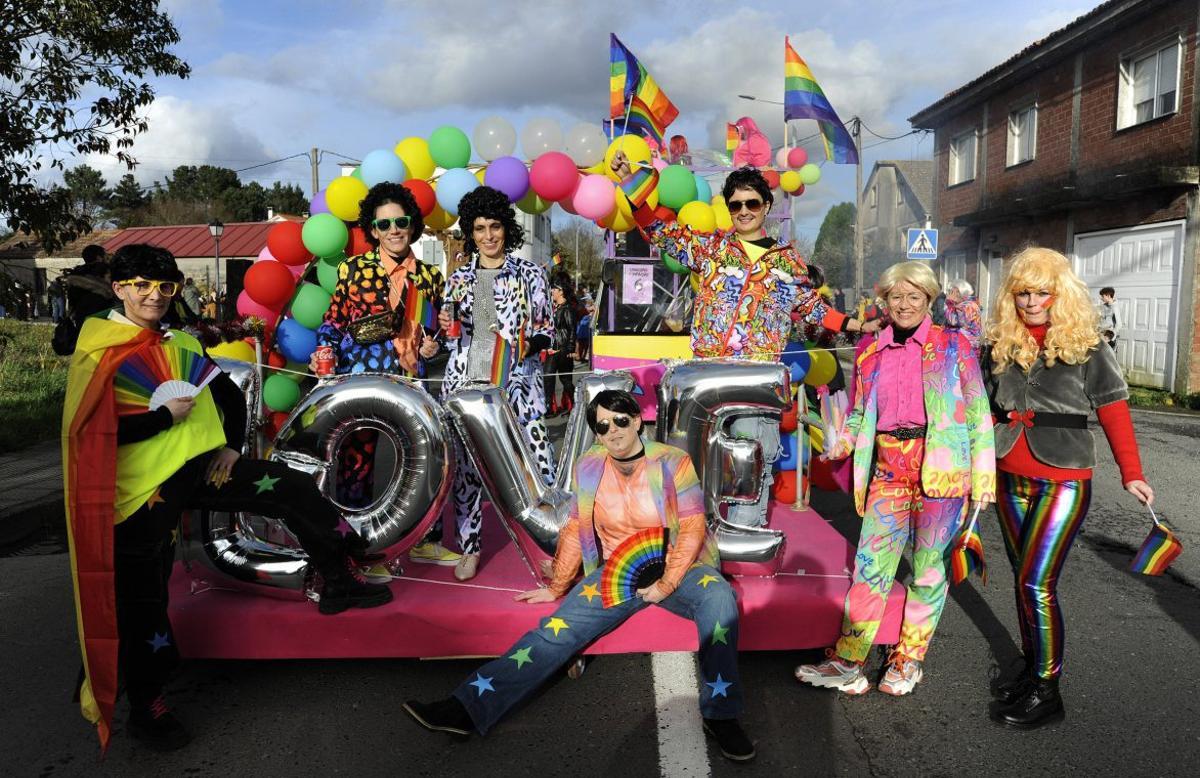 Carroza Orgullo de ser como son, segundo premio. | FOTOS: BERNABÉ-JAVIER LALÍN / CEDIDAS
