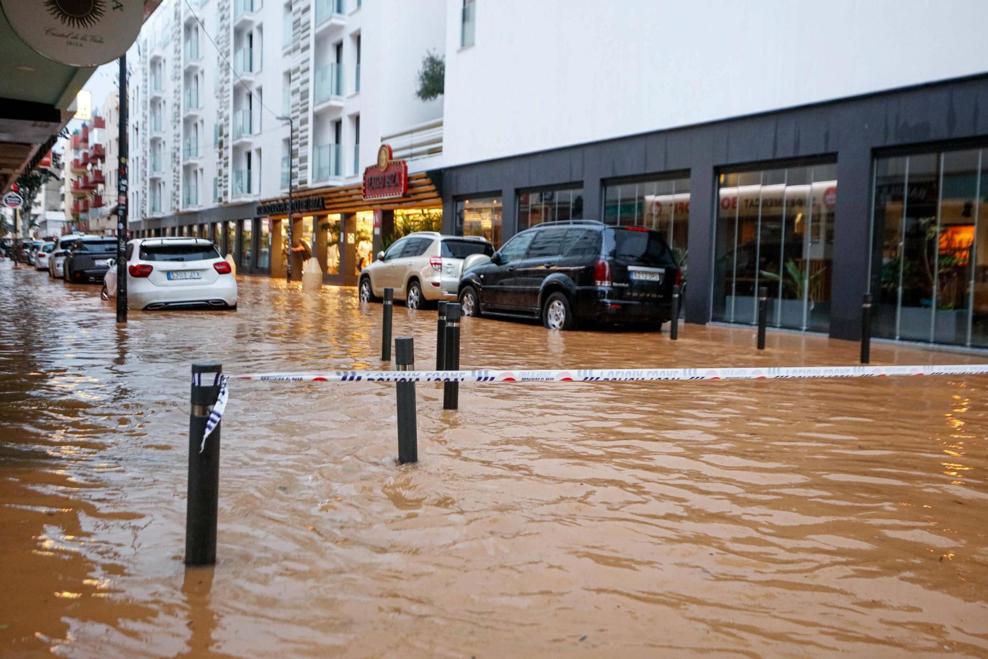 Las imágenes de la dana 'Alice' en la tarde del sábado en Ibiza