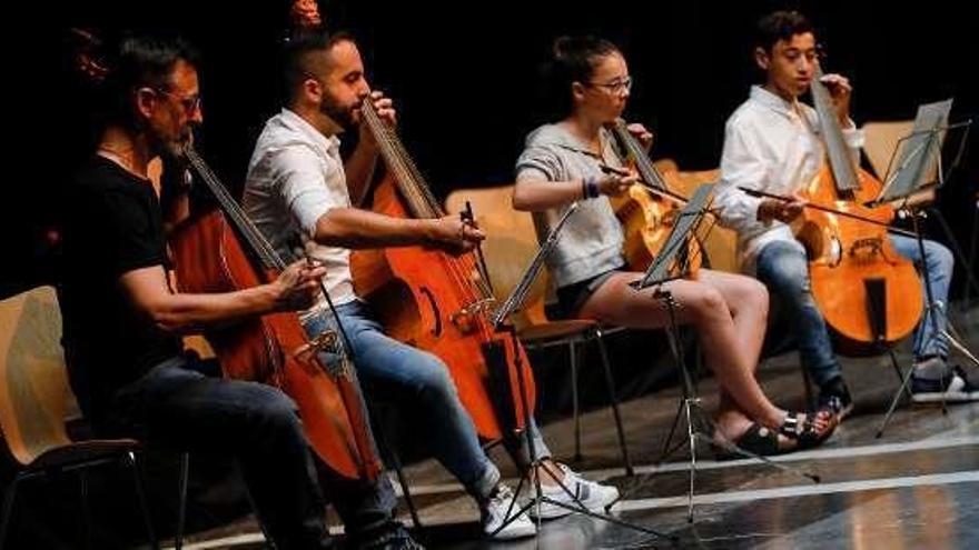 Música antigua entre tiorbas y laúdes