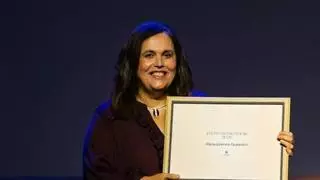 'Tiempo de ciruelos y adjetivos': todos los mundos literarios de Alicia Llarena en un solo volumen