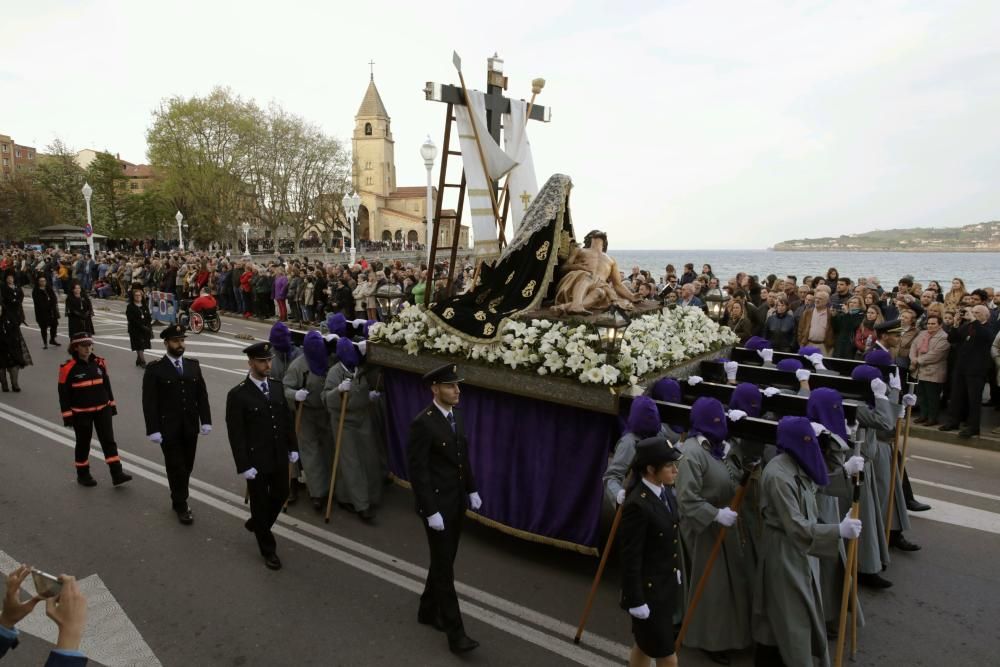 Procesión del Viernes Santo en Gijón