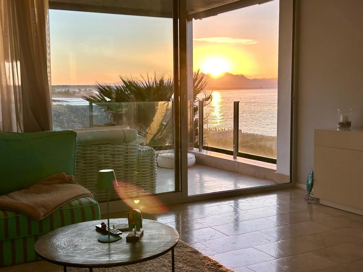 Liegt in Colònia de Sant Pere direkt am Meer: das Haus von Anke Dietz und ihrem Mann.