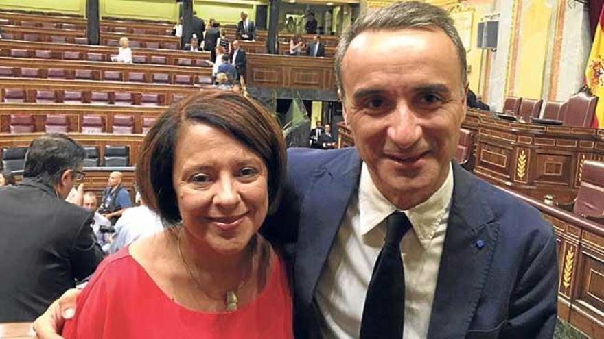 Pere Joan Pons y Sofía Herranz en el Congreso.