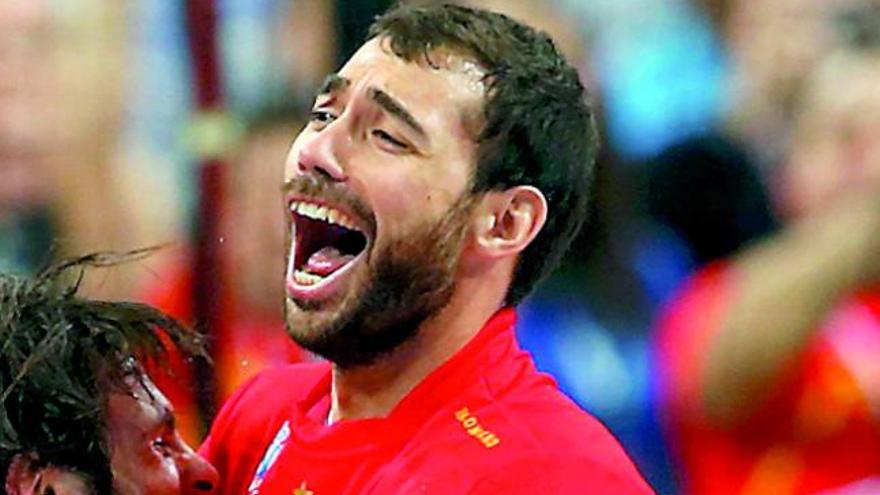 &quot;Este oro también va dedicado a todo el balonmano de las Islas&quot;