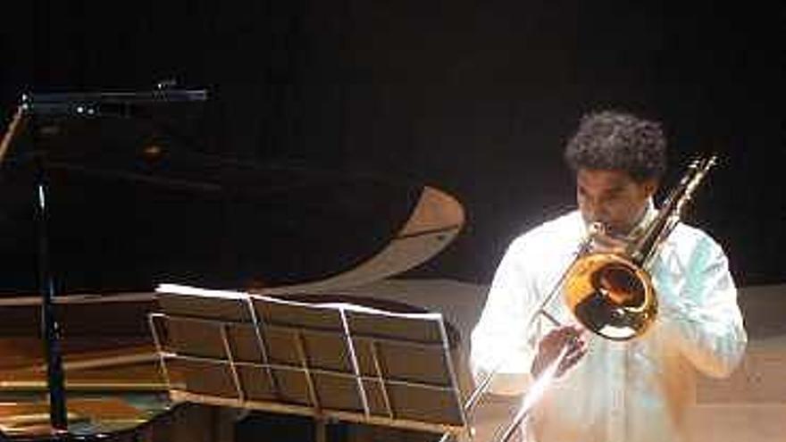 El trombón solista Rosario-Vega pone en pie al público