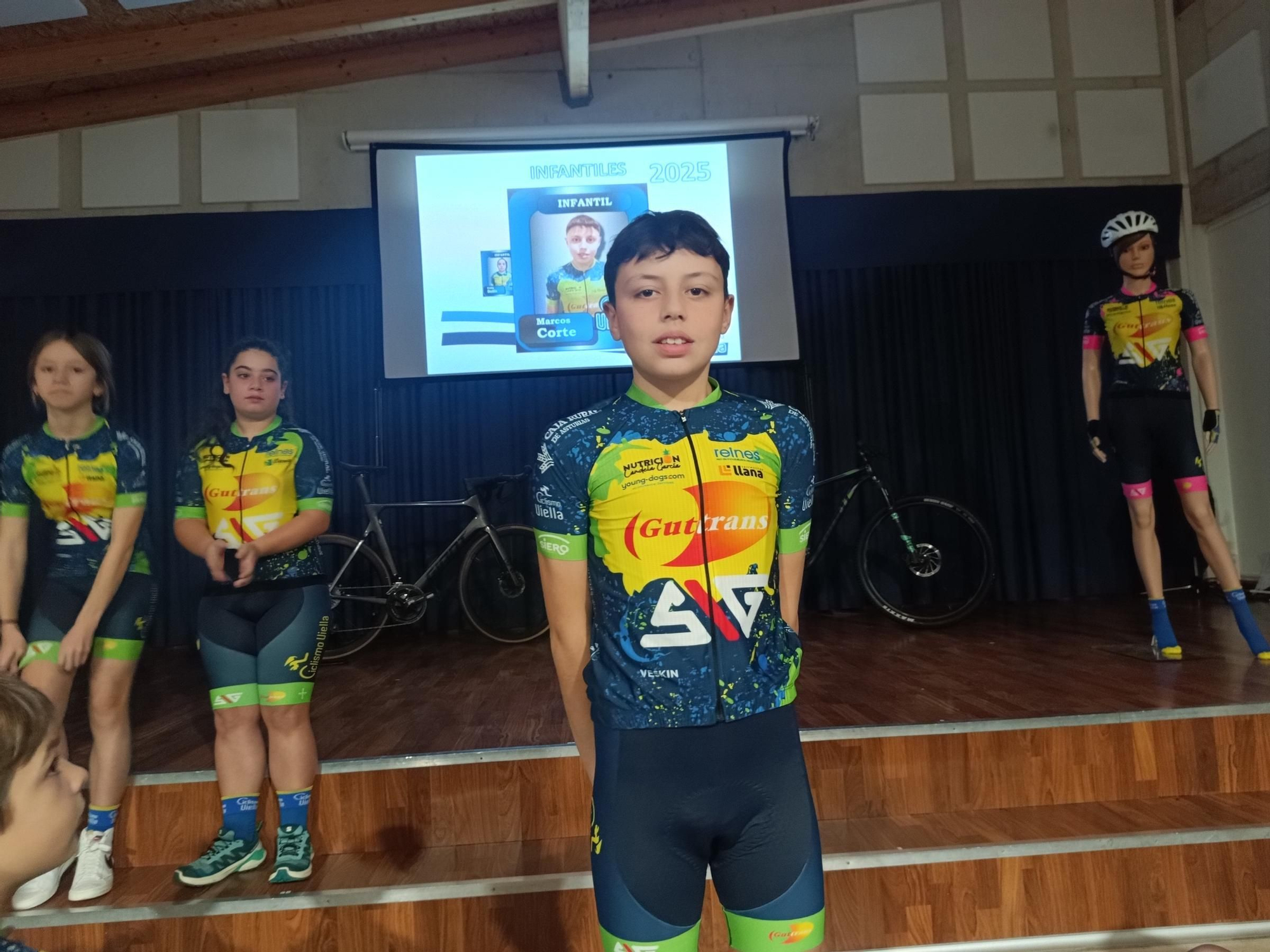 La Escuela de Ciclismo de Viella celebra su Gala Presentación de Temporada