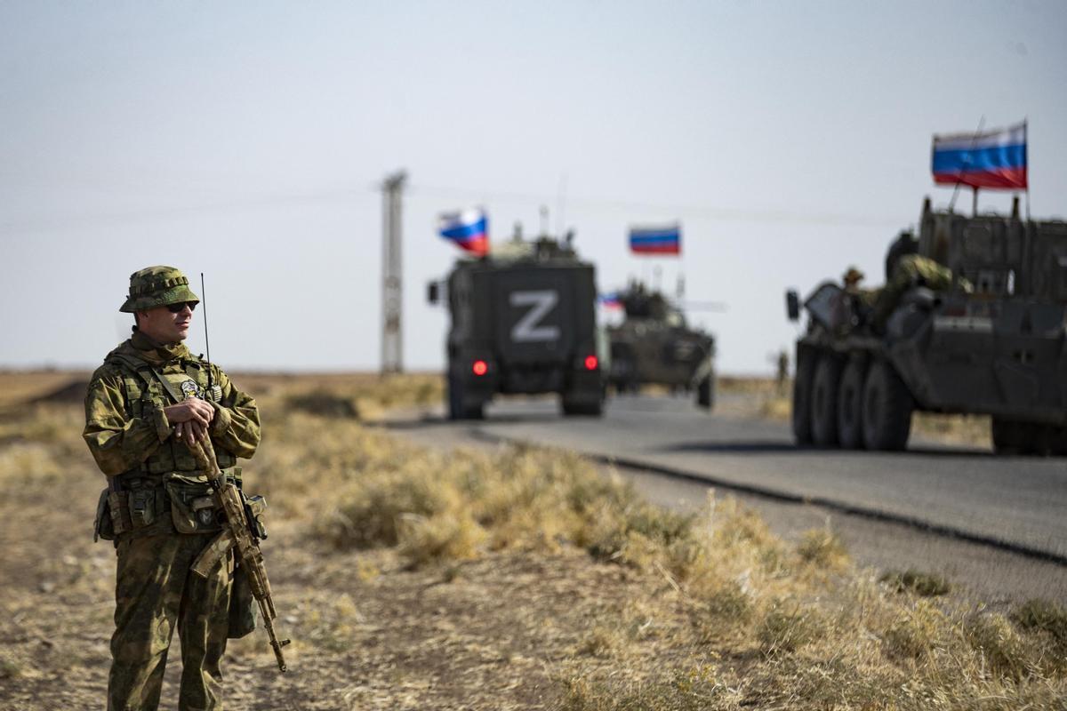 Tropas de Rusia y de Estados Unidos se encuentran sobre el terreno cerca de la ciudad siria de Al-Qahtaniyah, en la provincia de Hasakah, cerca de la frontera con Turquía.