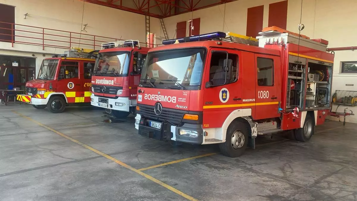 Dos heridos tras colisionar con su vehículo contra un árbol en Churriana