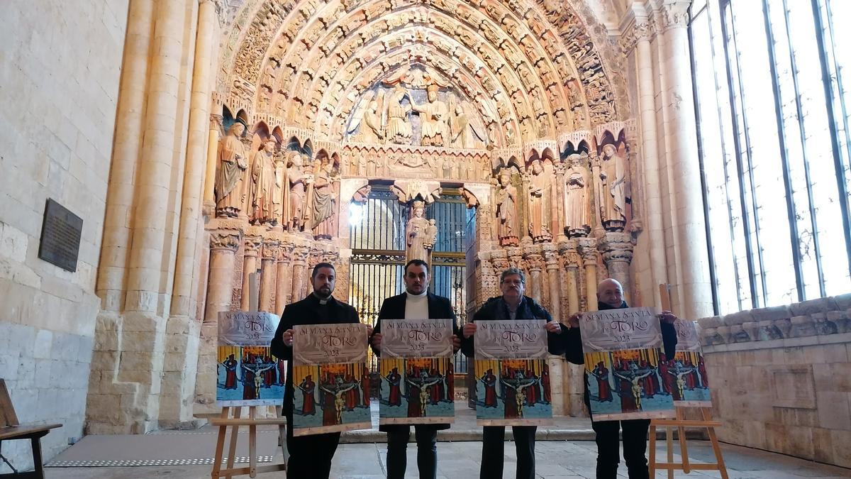 Presentación del cartel de la Semana Santa de Toro en la Colegiata