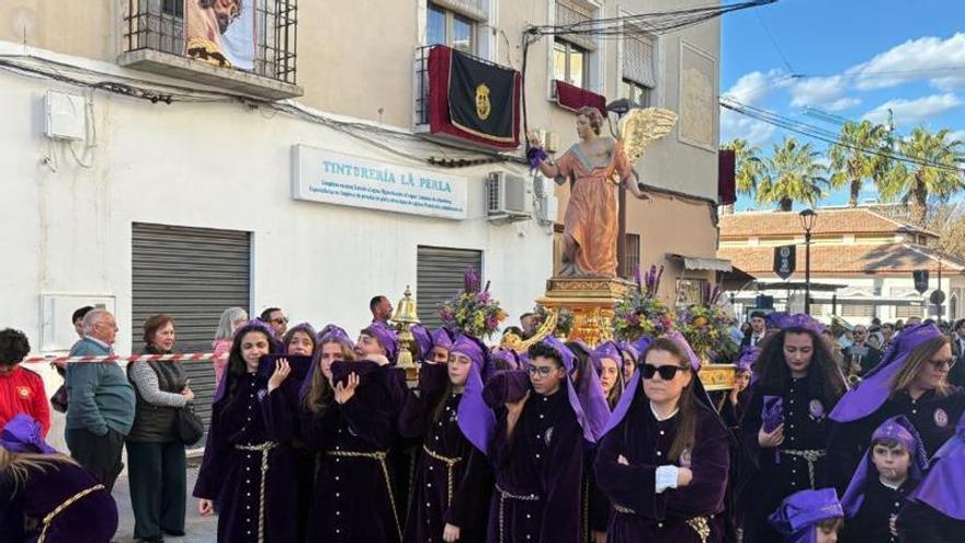 La procesión infantil deja patente que el relevo generacional está garantizado en Cieza