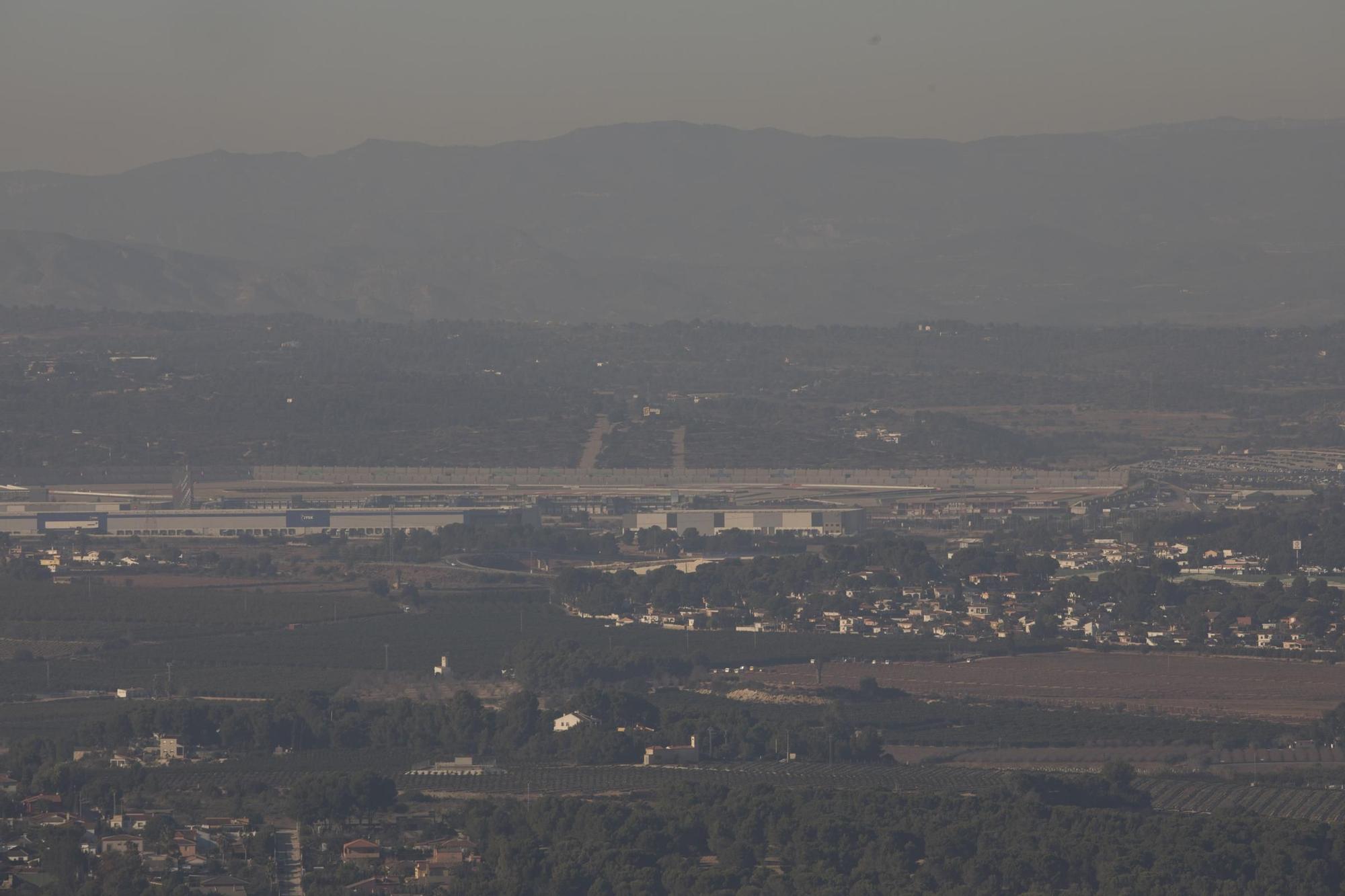 Una "boina" de contaminación cubre València