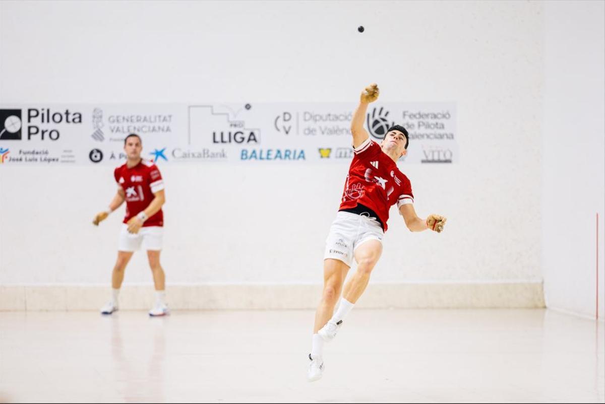 Ian i Tonet (El Genovés) en una partida de Lliga.
