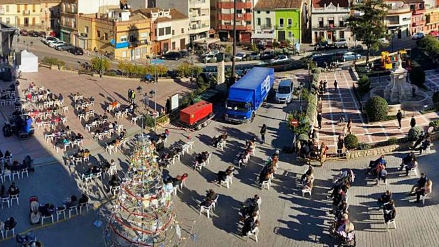 Vista de la plaza durante el espectáculo. | LEVANTE-EMV