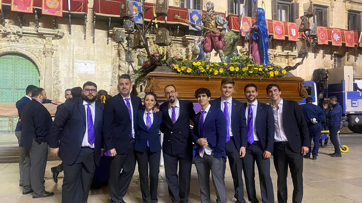 Retirada del paso de Stabat Mater de Maristas