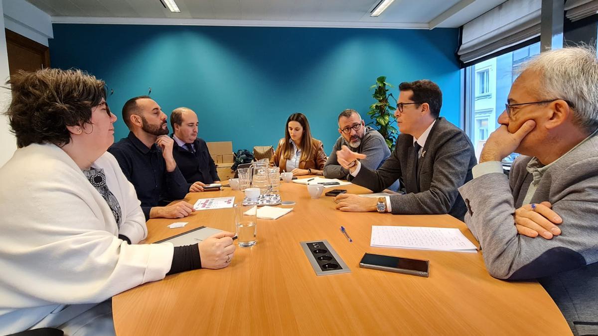 La reunión de la delegación de Elda encabezada por el alcalde Rubén Alfaro con los representantes de Eurocities.