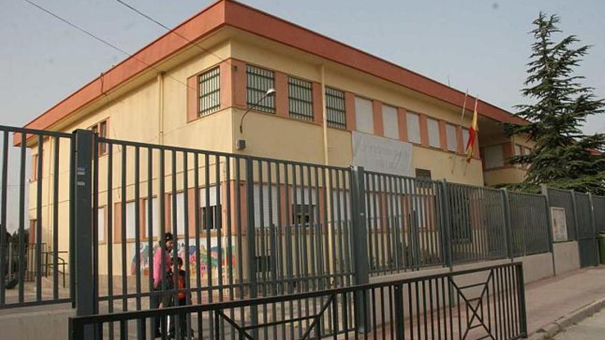 El colegio Escriptor Canyis será objeto de una profunda reforma en los próximos meses.