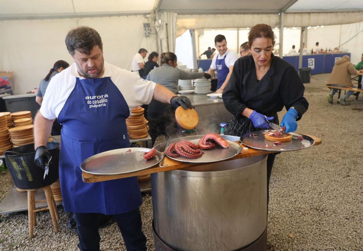Pulpeiros, a mediodía de ayer en la fiesta. | Noé Parga