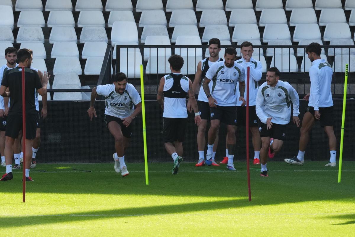 Galería | El CD Castellón entrena en el SkyFi Castalia antes de recibir al Sporting