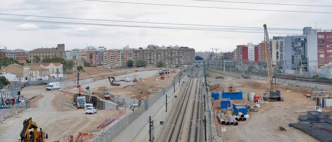 Obras del soterramiento de las vías de acceso sur a València (el canal de acceso) necesario para el túnel pasante y la Estación Central.