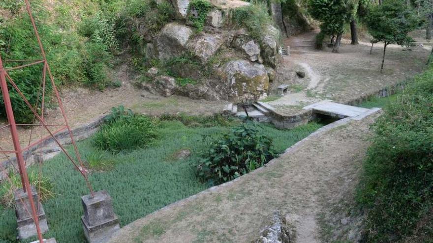 El estanque del parque botánico de O Castriño &quot;Enrique Valdés Bermejo&quot;. // Noé Parga