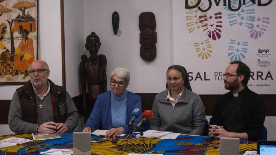 Por la izquierda, Pedro Tardón, Carmen Cagigal, Carmenza Taborda y David Cueto.