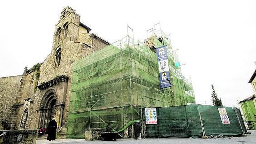 Las obras en la iglesia de los Padres Franciscanos.