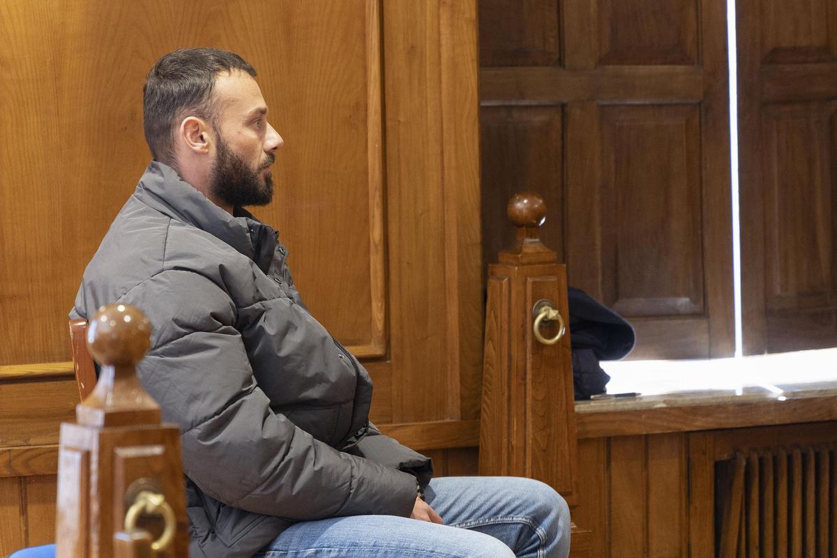 Florian Rama, acusado de matar a Soufian Mraha, en la primera sesión del juicio, este lunes.