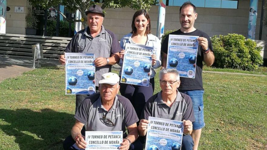Organizadores y representantes del Concello.