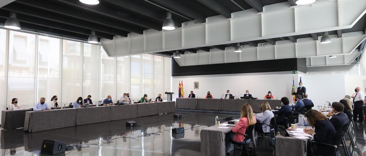 Pleno del ayuntamiento de Elche