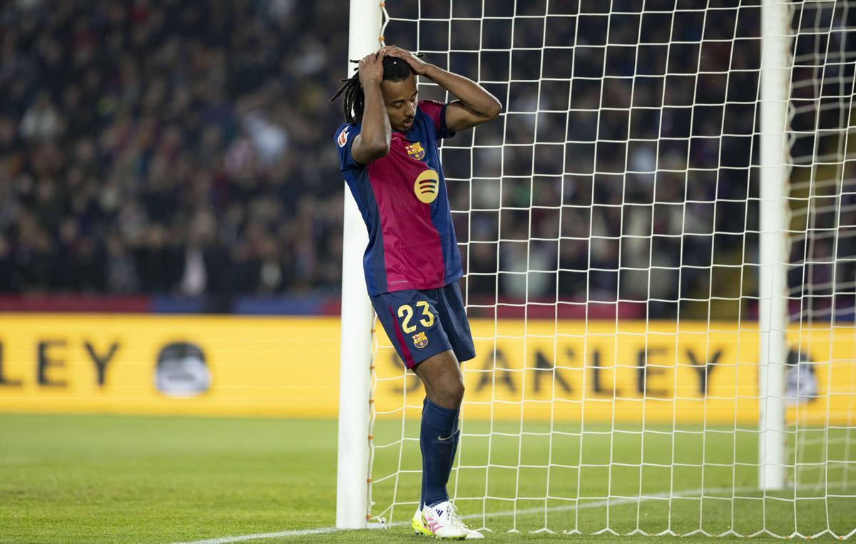 Koundé se lamenta de una ocasión perdida ante el Betis