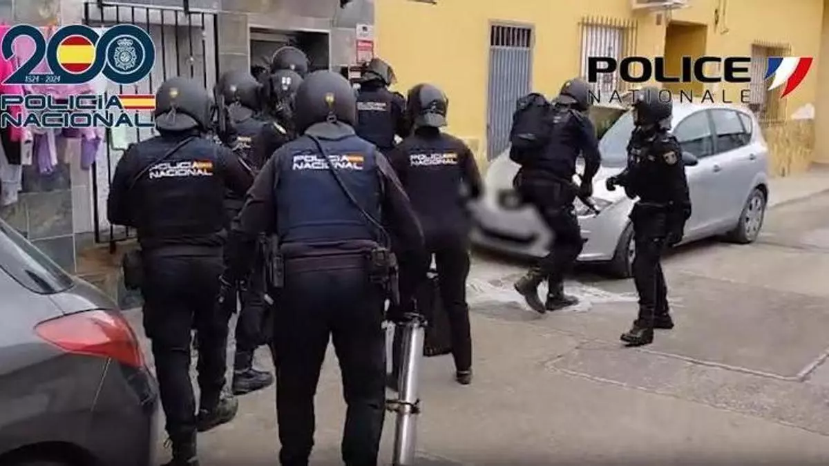 La Policía Nacional realiza una redada en una vivienda
