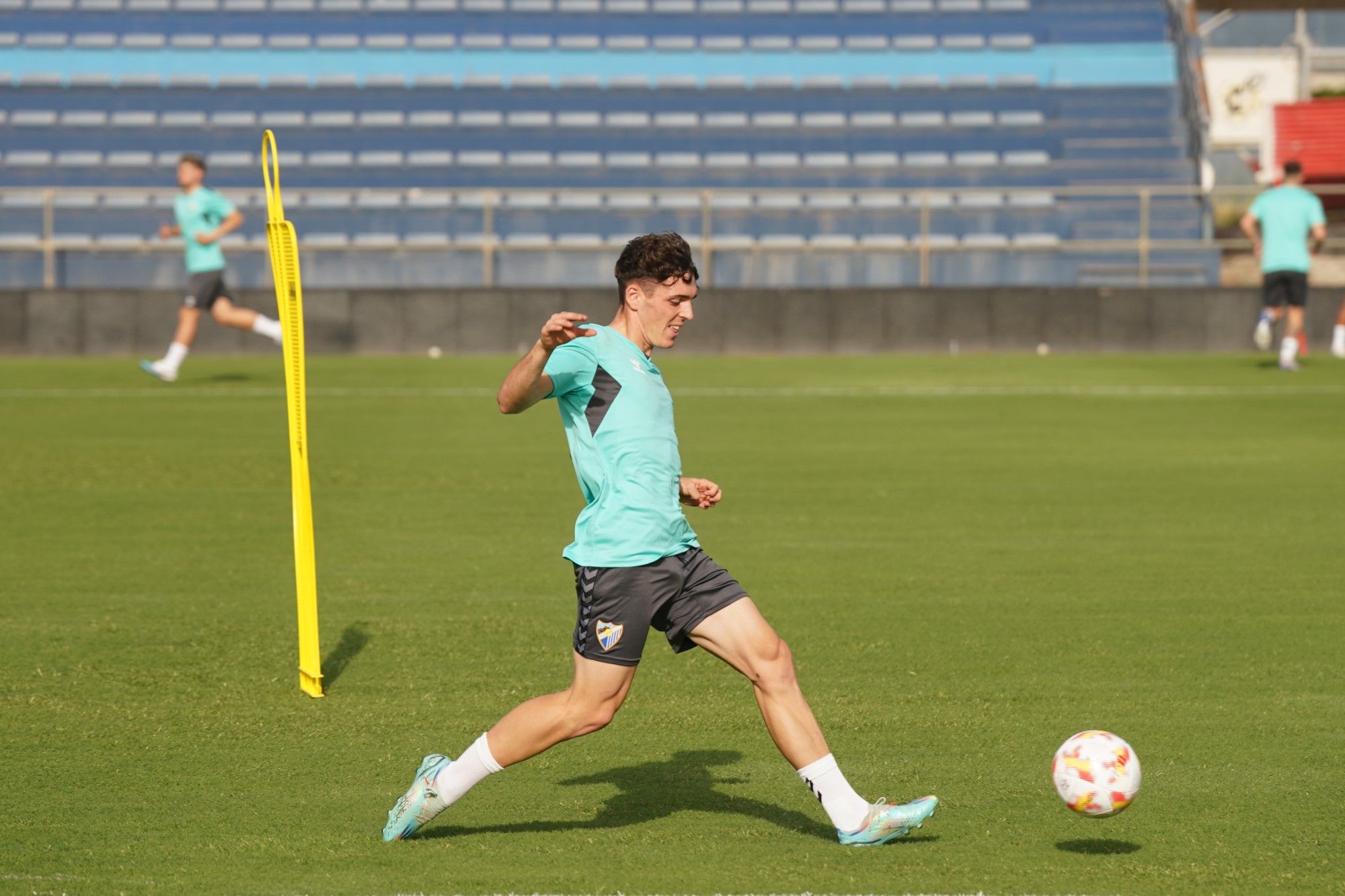 La plantilla del Málaga CF inicia la semana con un nuevo entrenamiento